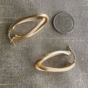 14k yellow gold (2.48 grams) hoop earrings